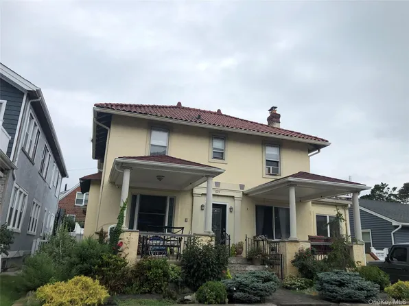 629 W Penn St, Long Beach, NY 11561