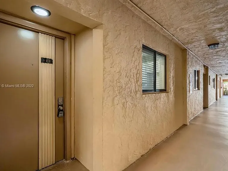 8015 SW 107th Ave #122 — Photo 3