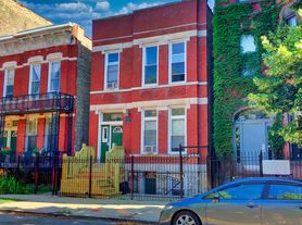 1751 W Erie St, Chicago, IL