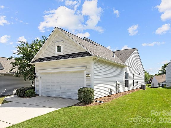 4th image of 1471 River Bend Blvd
