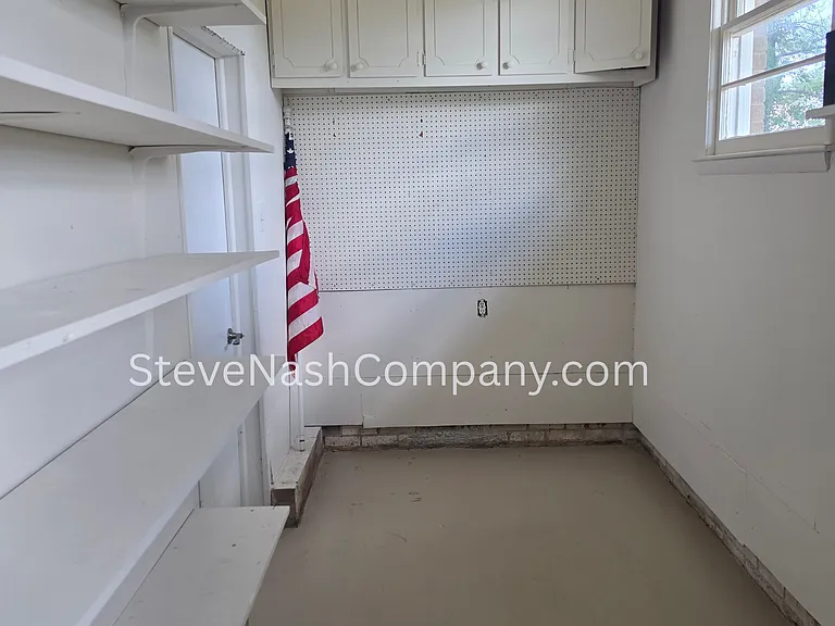 10204 Landsford Rd — Photo 18
