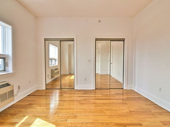 3rd image of 809 22nd St APT 1509