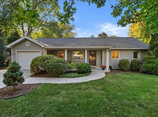 7635 N Bell Rd, Fox Pt, WI 53217