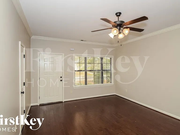 7701 Timber Leaf Ln — Photo 2