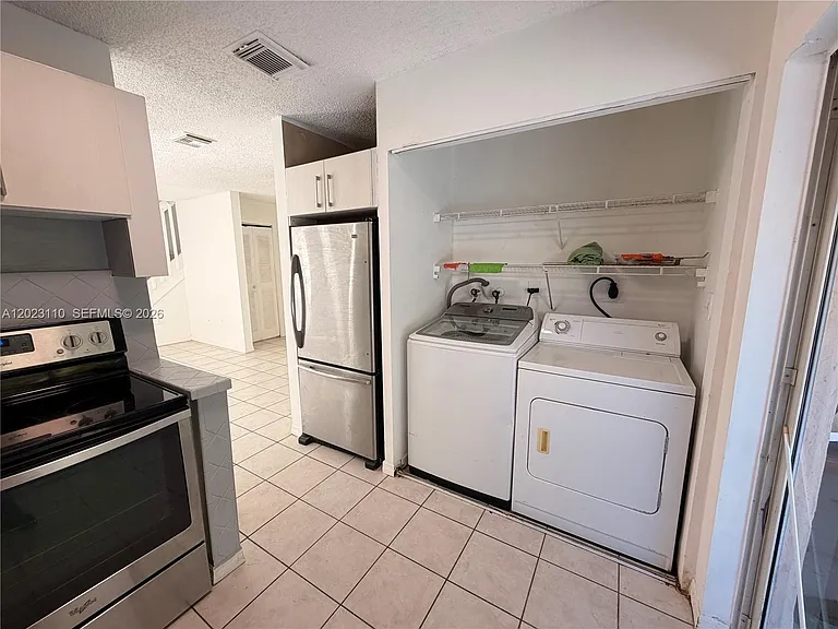 18674 SW 100th Ave #18674 — Photo 11