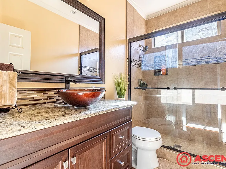 1810 Martinho Ave — Photo 14