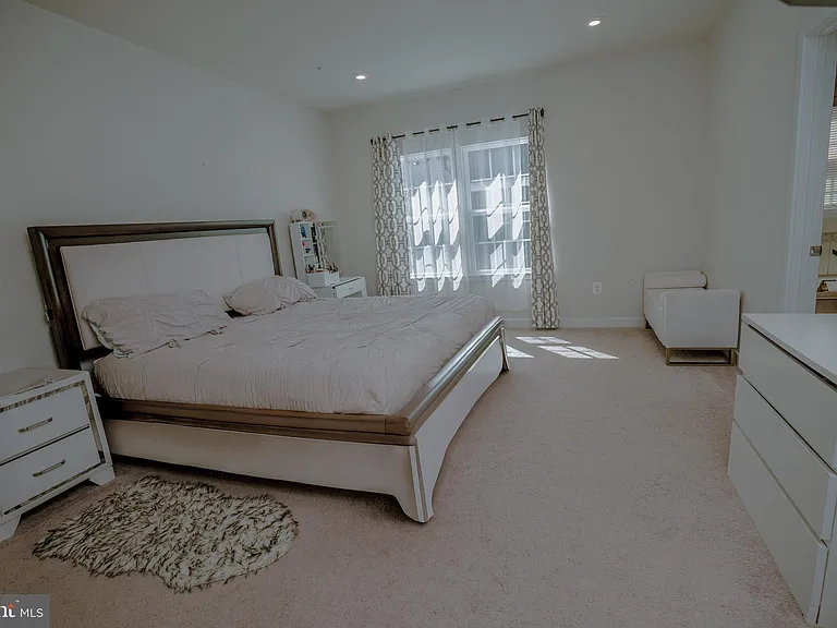 8210 Goldstone Ct — Photo 11