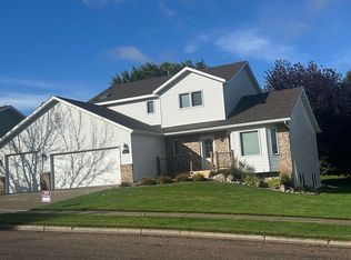 3916 Kingston Dr, Bismarck, ND 58503