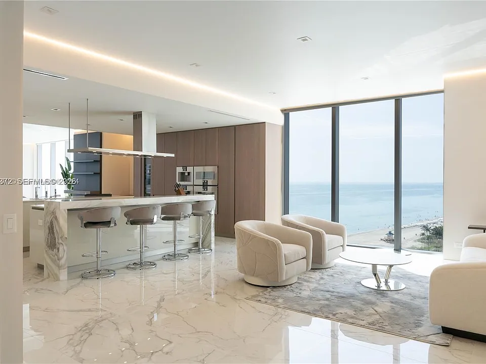 18501 Collins Ave #1104