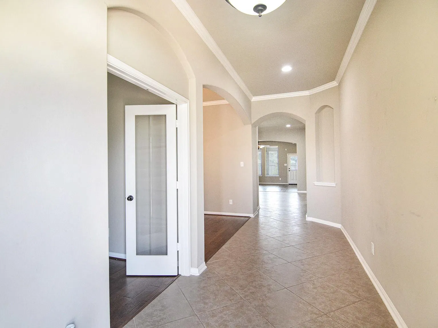 3 bed, 2.0 bath, 2194 sqft, $2,500 — Photo 3