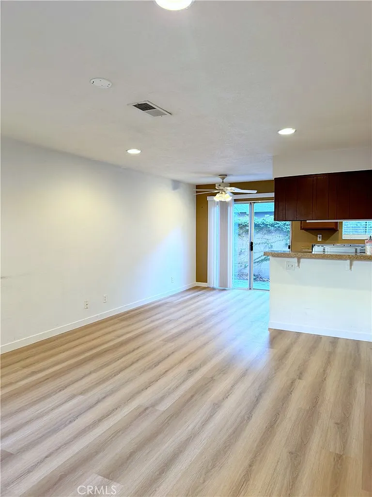 2 bed, 1.5 bath, 904 sqft, $2,495 — Photo 3
