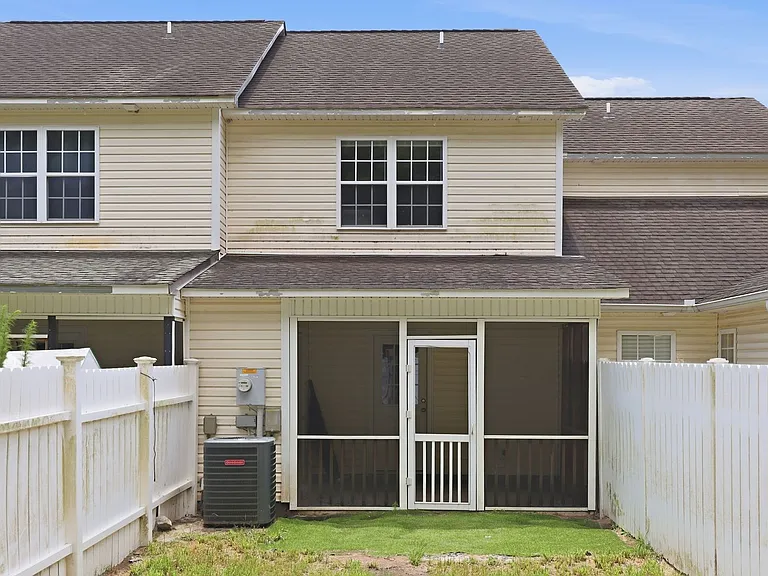 404 Springwood Dr — Photo 28