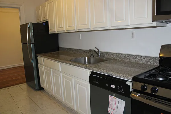 Rented by Roberto Guilbet, LREB | media 56