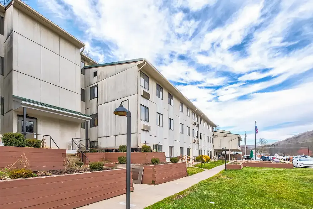 Sullivan Terrace Apartments — Photo 3