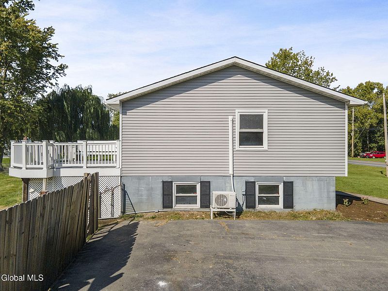 4th image of 186 Middletown Road