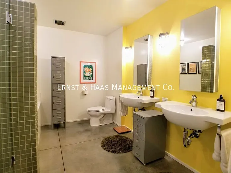 115 W 4th St #210 — Photo 33