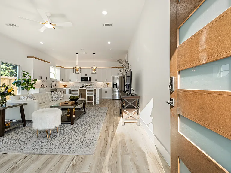 1306 Grove St — Photo 39