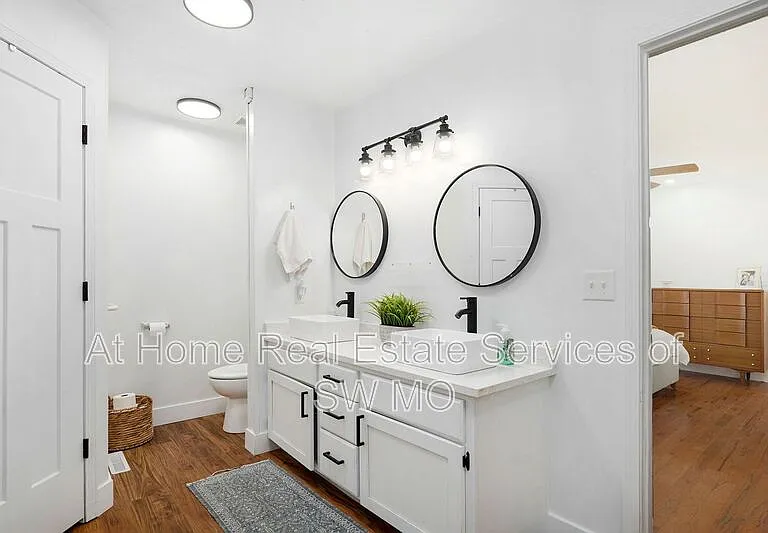 1539 W Rockwood Ct — Photo 12