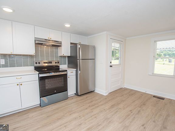 5th image of 432 Cooley Rd