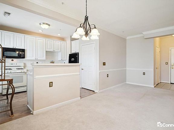 3rd image of 1 Cameron Grove Blvd