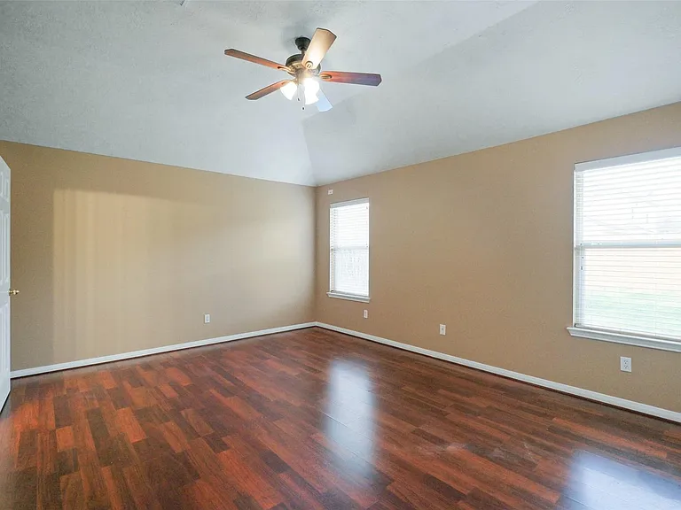 2610 Easton Springs Ct — Photo 12