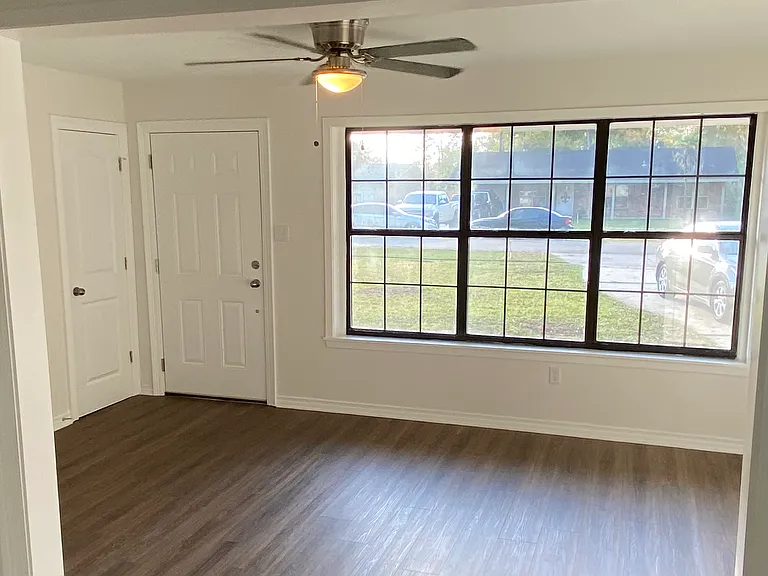 108 Florence Dr — Photo 3
