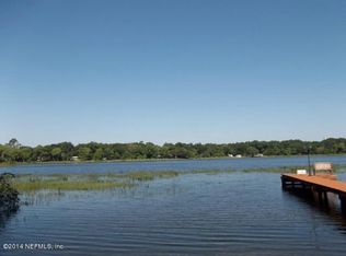 407 Lake Shore Dr, Interlachen, FL 32148