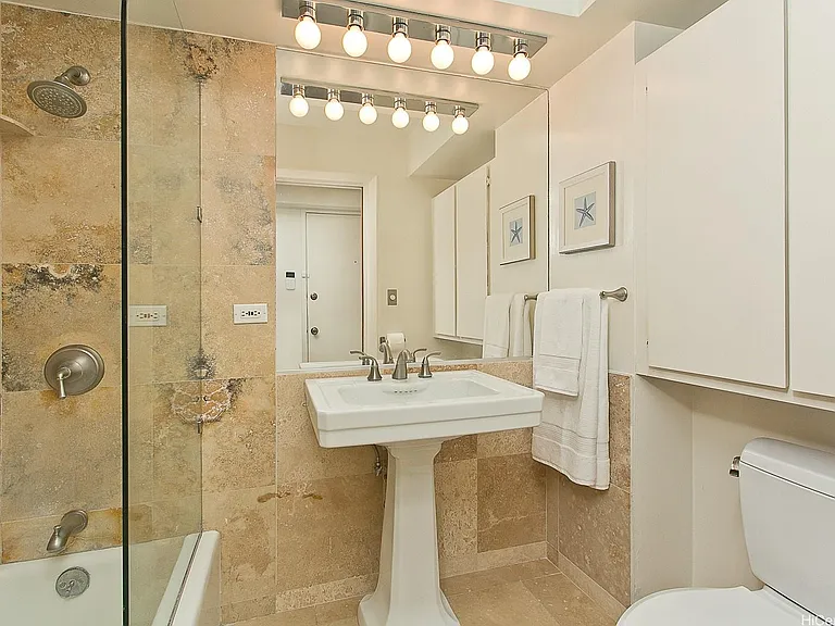 2115 Ala Wai Blvd #605 — Photo 2