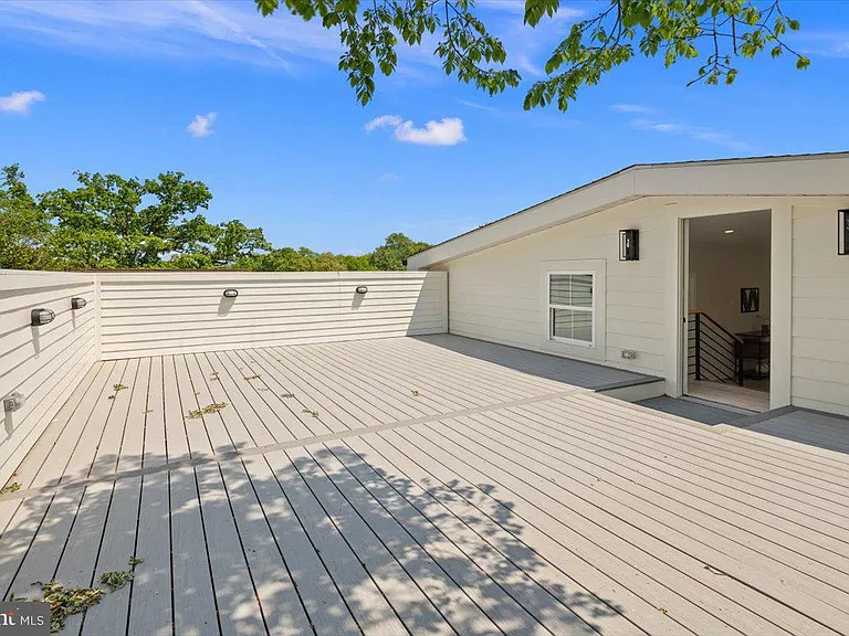 2902 Vista St NE — Photo 6