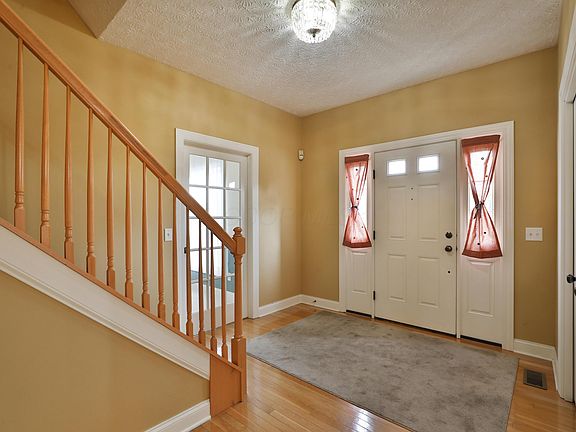 3rd image of 58 Corbin Dr N