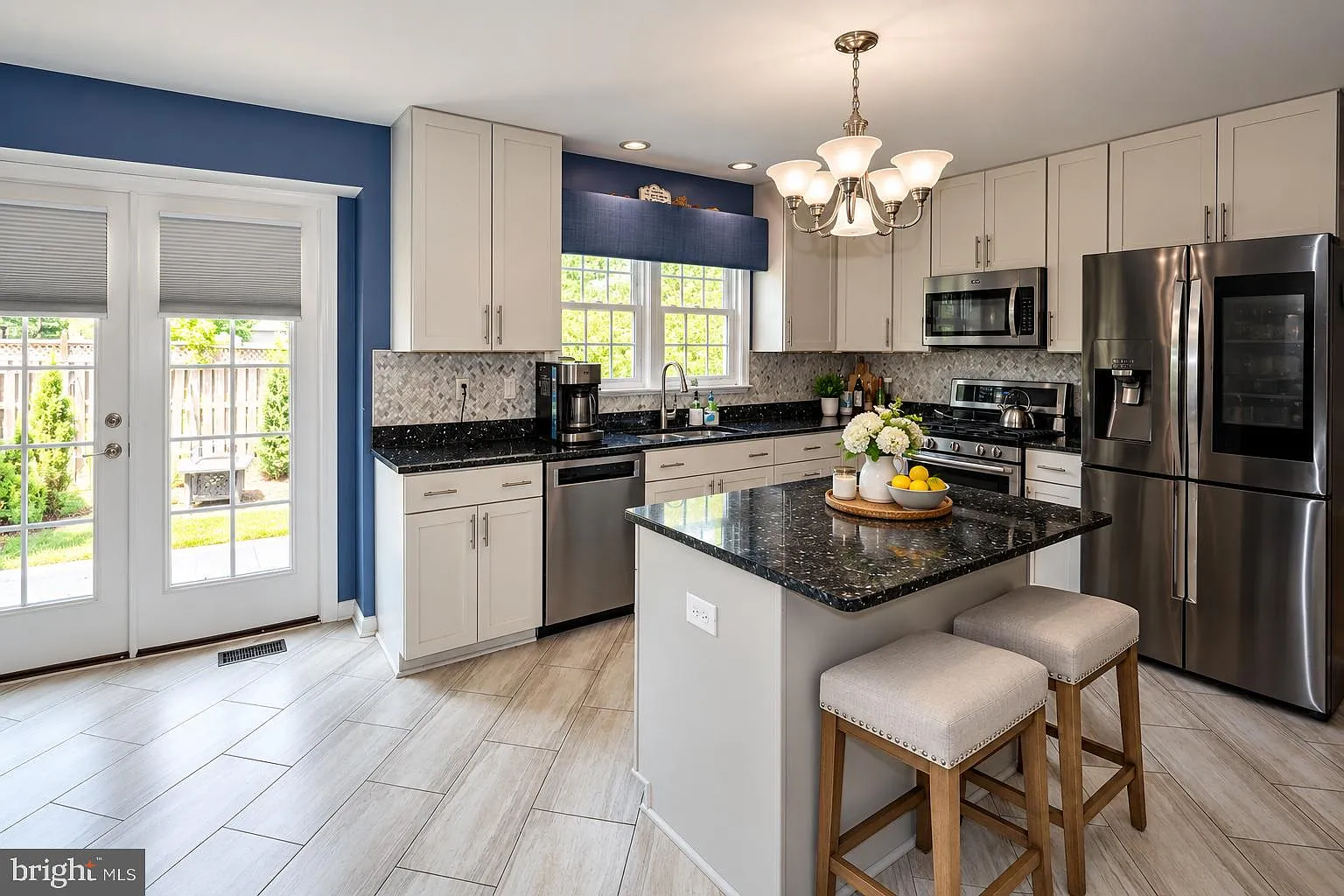 4 bed, 2.0 bath, 4145 sqft, $3,800 — Photo 3