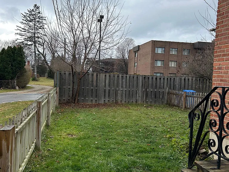 1536 McDaniels Ave — Photo 6