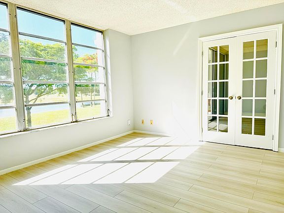 5th image of 3080 N Course Drive #202