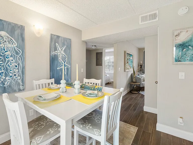 Sea Oats Apartments — Photo 27