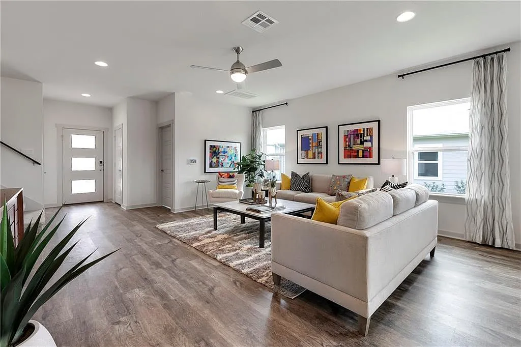 4 bed, 3.0 bath, 2322 sqft, $2,395 — Photo 1