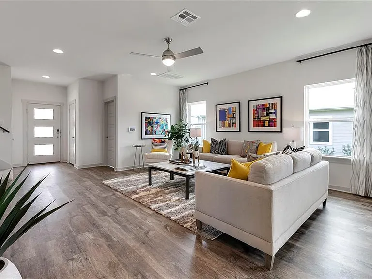 3009 Egan Dr — Photo 1