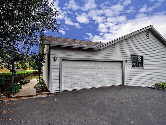 3rd image of 13201 Sylva Ln
