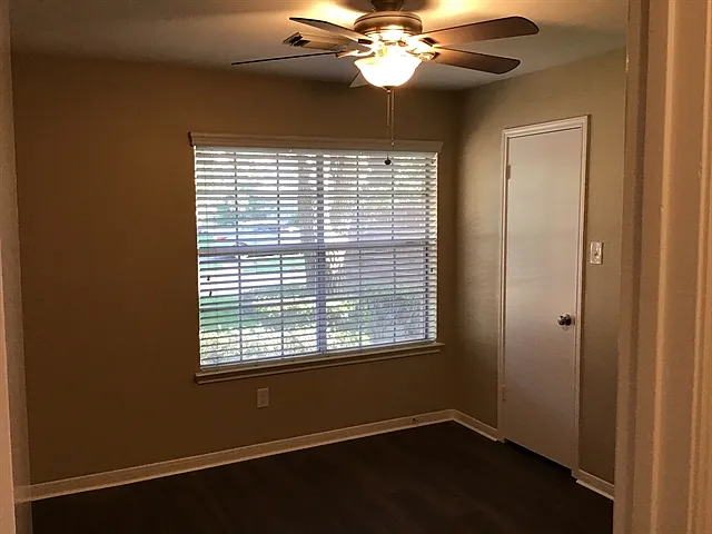 1703 Oak Valley Dr — Photo 16