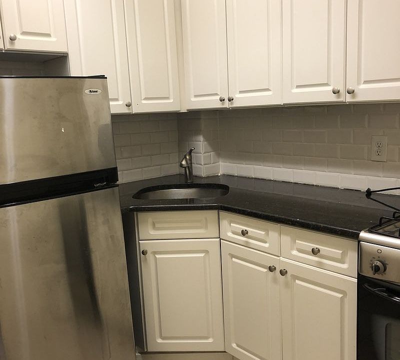 1st image of 1574 3rd Ave APT 2F