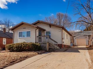 2004 E 33rd St, Des Moines, IA 50317