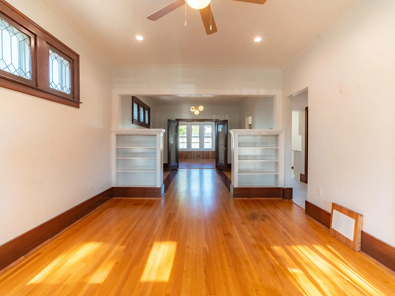 3 bed, 1.5 bath, 1418 sqft, $1,950 — Photo 3