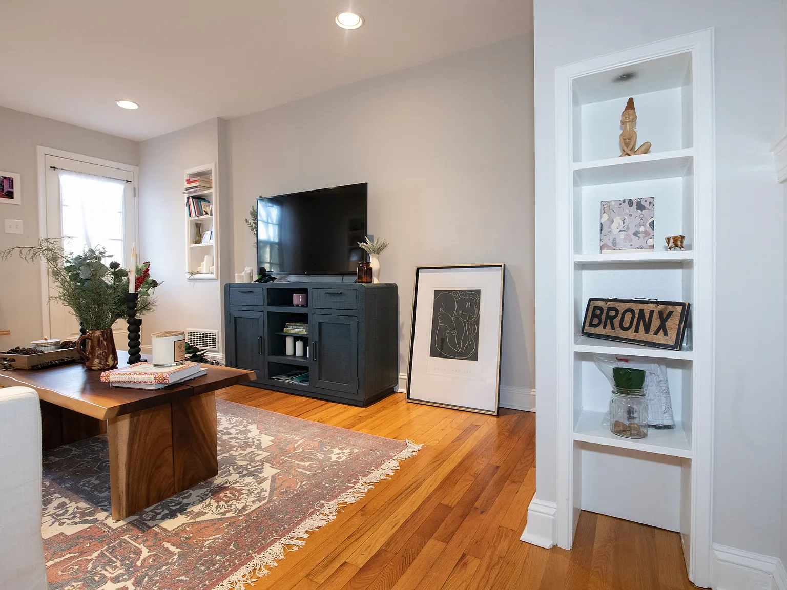 2 bed, 1140 sqft, $1,995 — Photo 2
