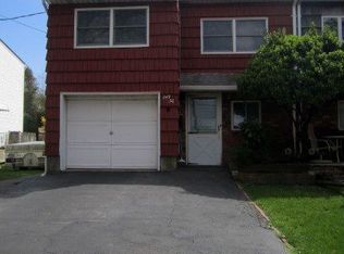 24930 148th Ave, Rosedale, NY 11422