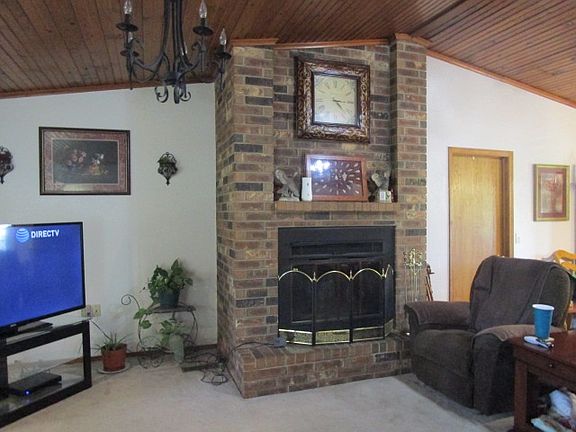3rd image of 101 E Briarwood Dr