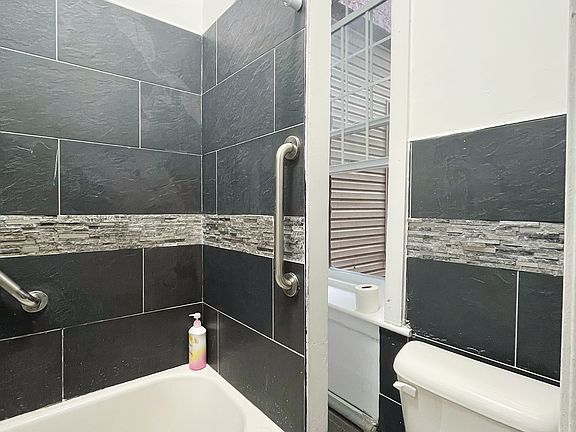 5th image of 4210 W Girard Ave #2