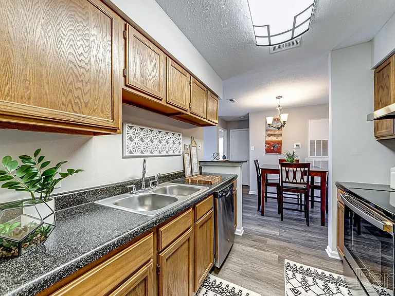 Remington Apartments — Photo 19