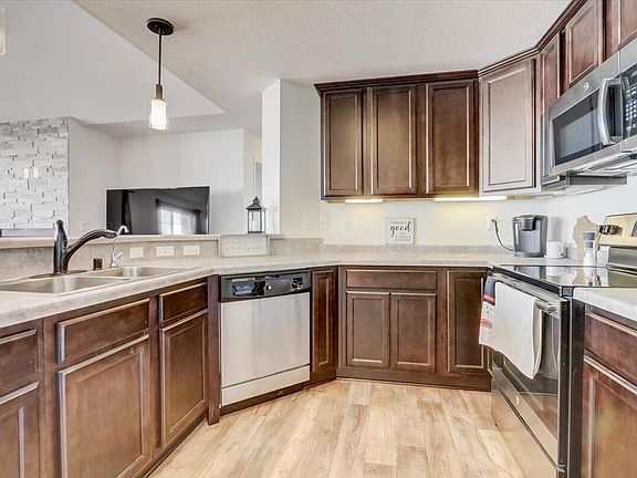 3rd image of N17W26480 Meadowgrass Cir Unit C