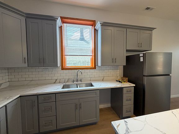 5th image of 3019 S Union Ave Unit 2
