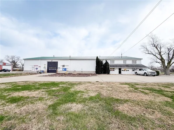 804 Grandview St, Paris, IL 61944