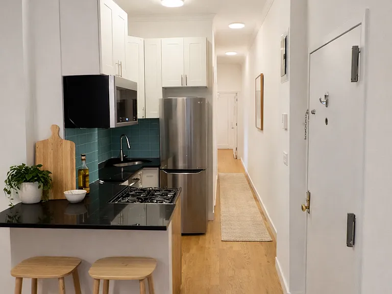 243 E 13th St #3 — Photo 2